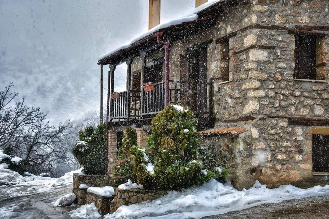 Paliokastro Guesthouse Synikia Mesi Trikalon Exterior foto